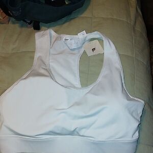 NWT Women's On-The-Go Medium Impact Sports Bra